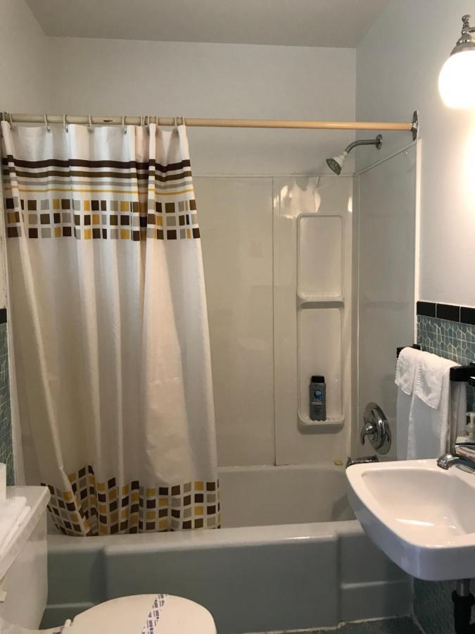 Motel Des Erables Coteau-du-Lac Екстер'єр фото