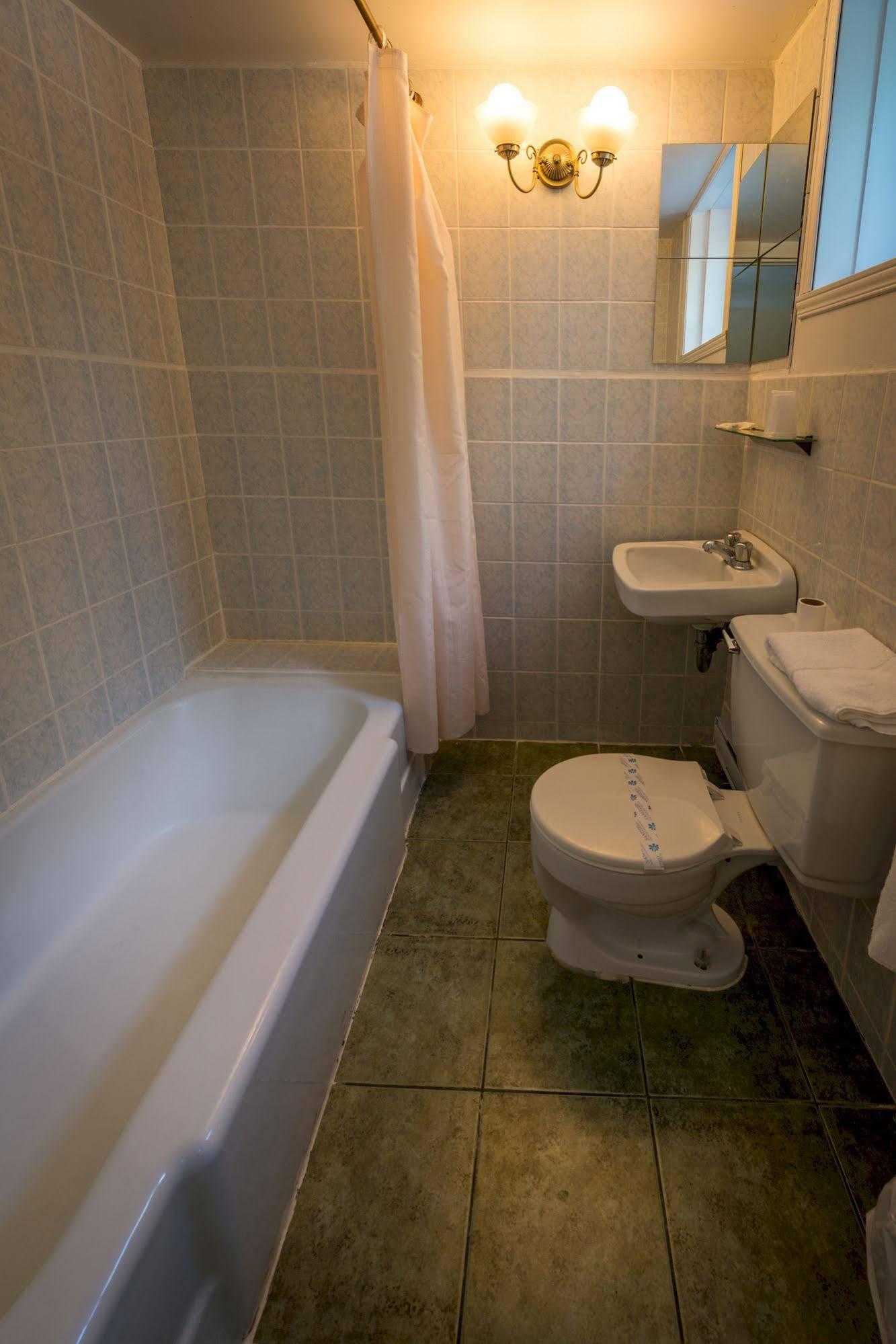 Motel Des Erables Coteau-du-Lac Екстер'єр фото