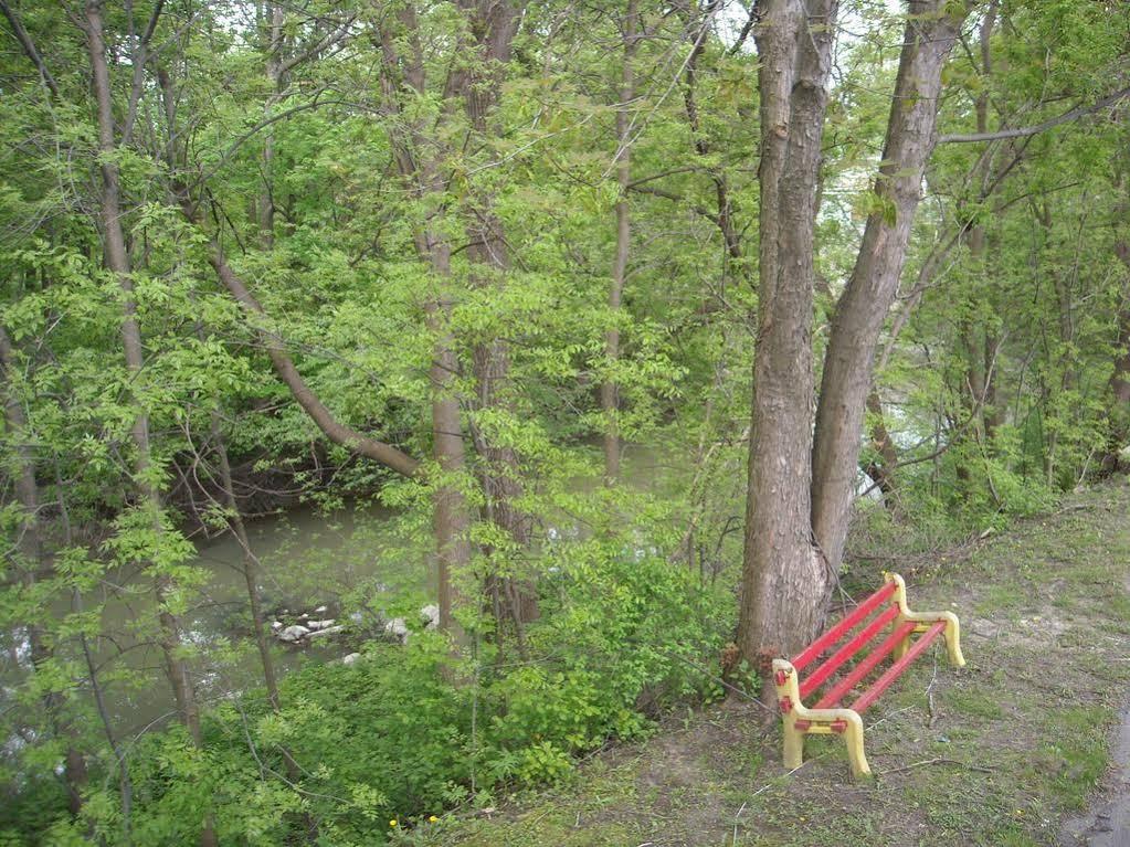 Motel Des Erables Coteau-du-Lac Екстер'єр фото