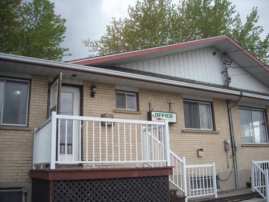 Motel Des Erables Coteau-du-Lac Екстер'єр фото