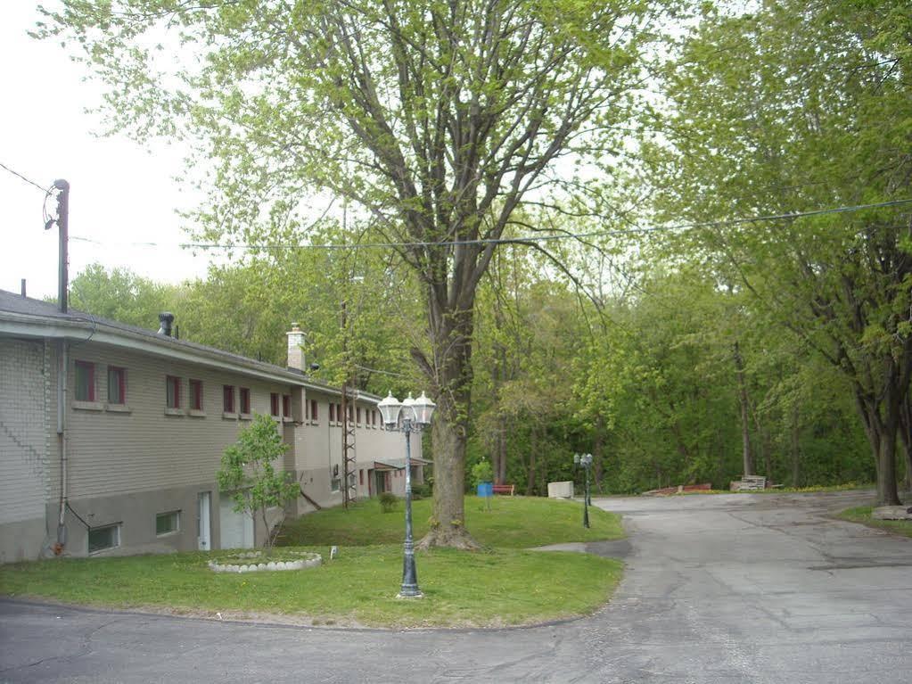Motel Des Erables Coteau-du-Lac Екстер'єр фото