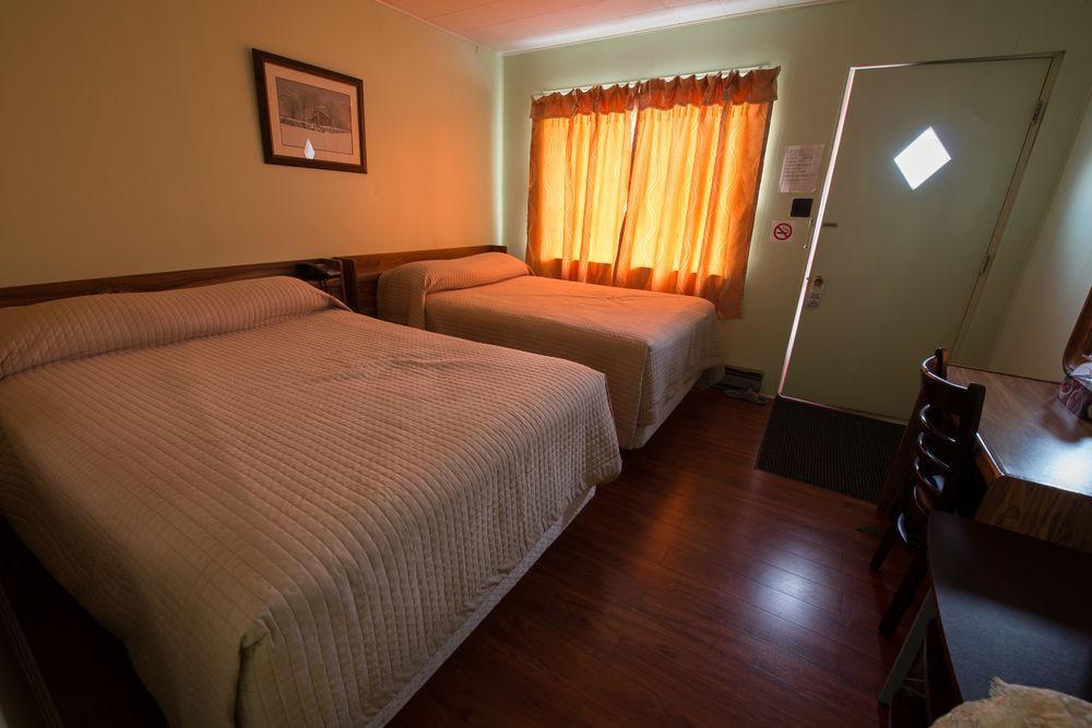 Motel Des Erables Coteau-du-Lac Екстер'єр фото