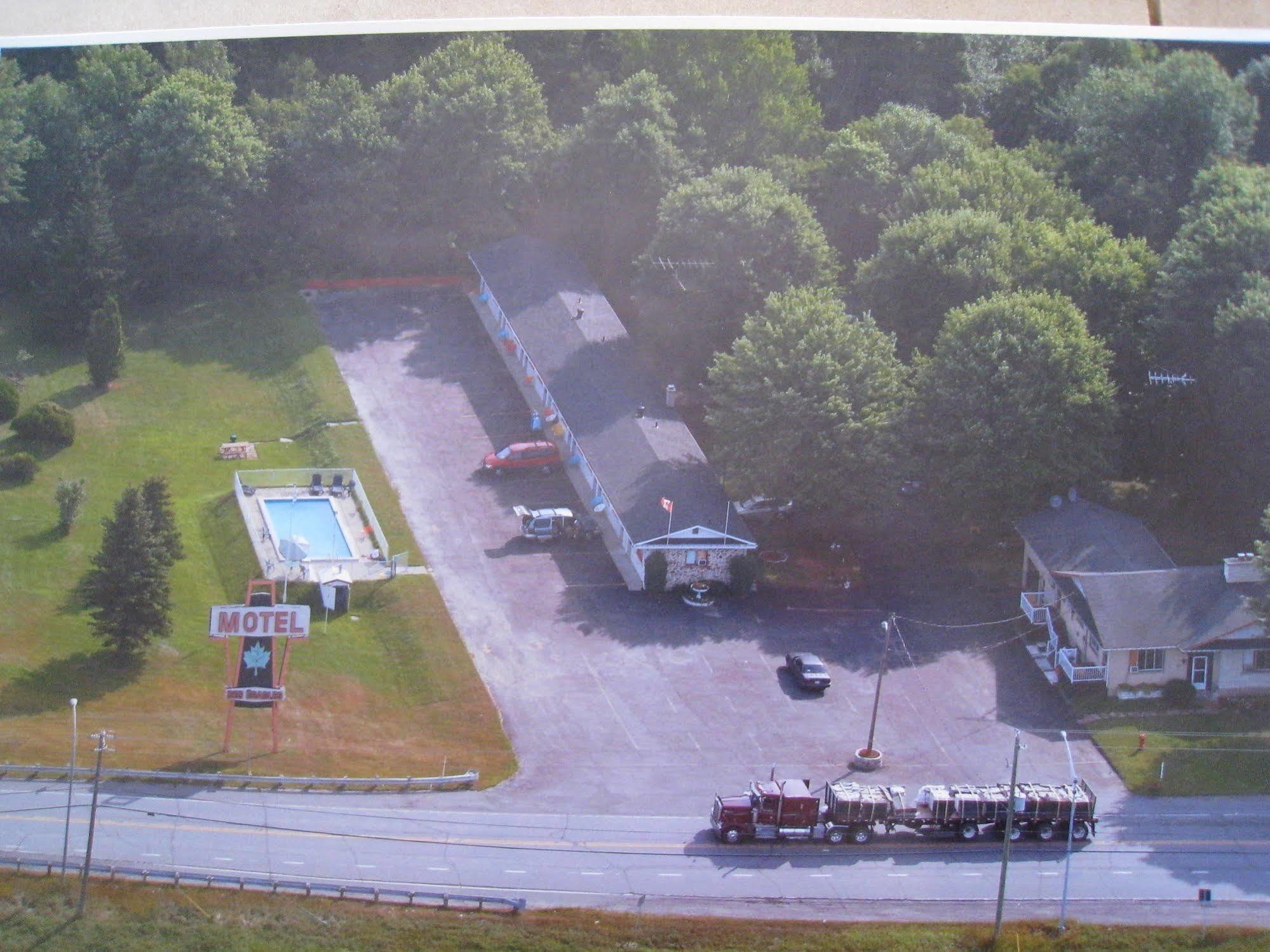 Motel Des Erables Coteau-du-Lac Екстер'єр фото