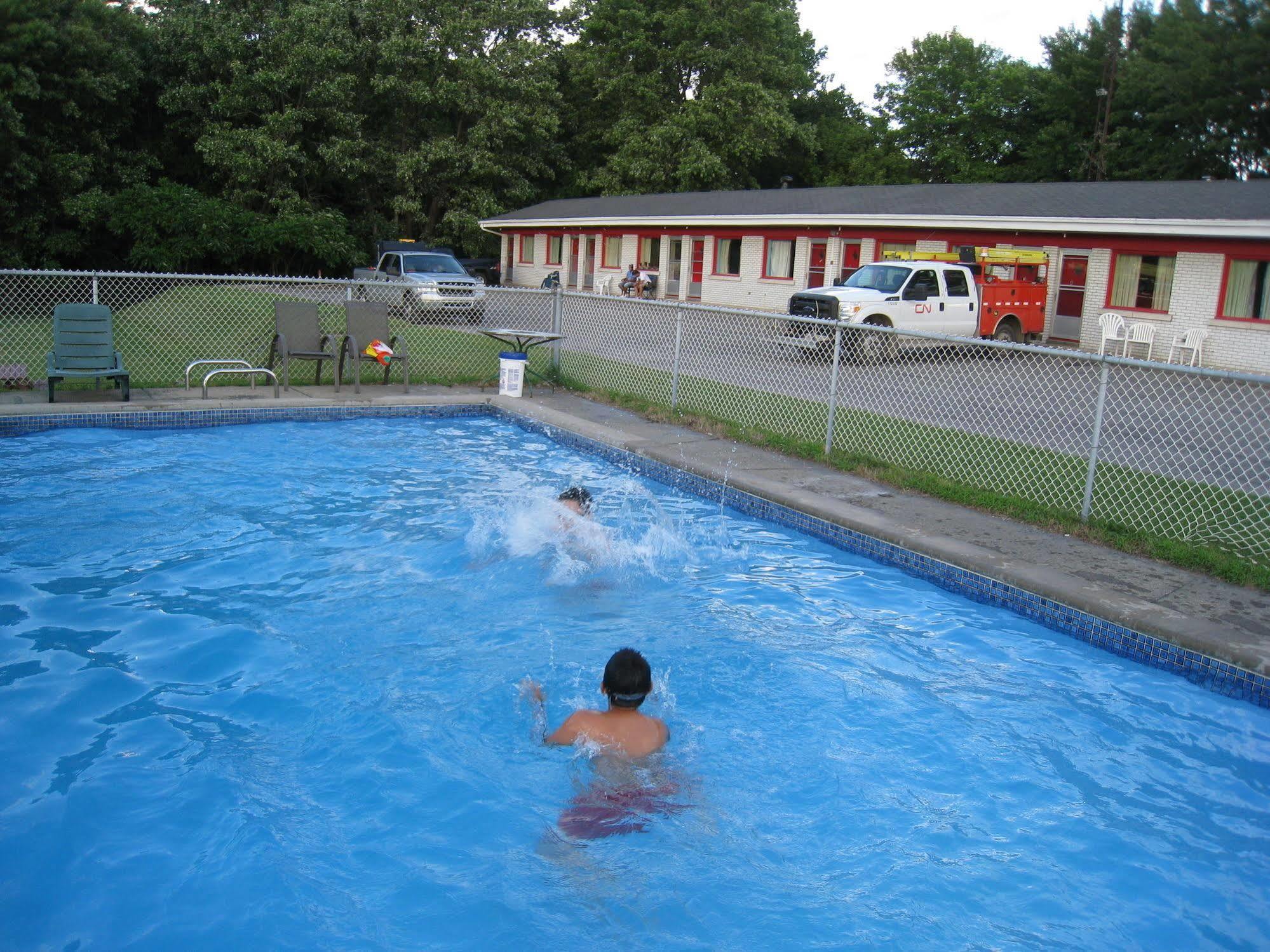 Motel Des Erables Coteau-du-Lac Екстер'єр фото