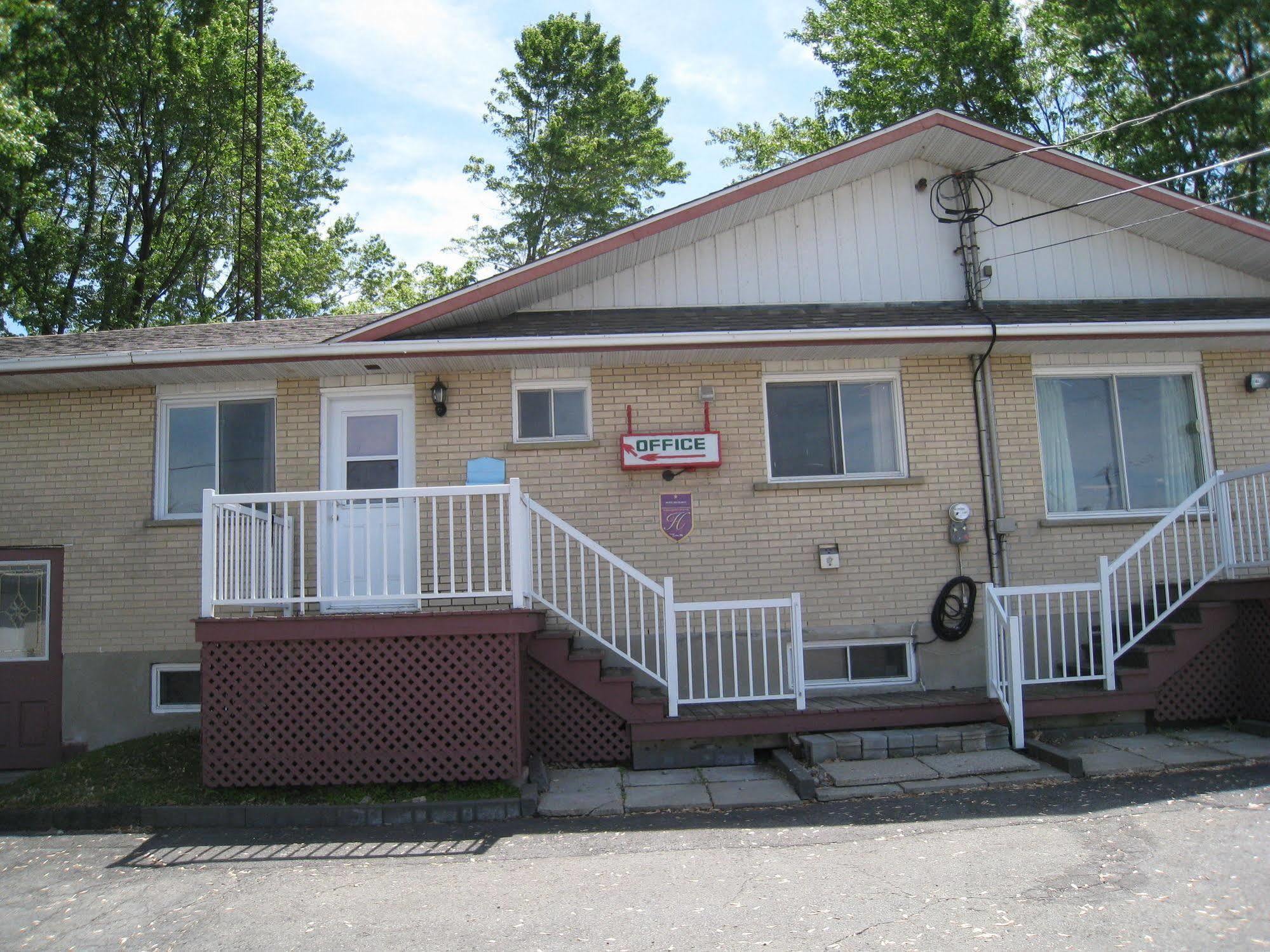 Motel Des Erables Coteau-du-Lac Екстер'єр фото